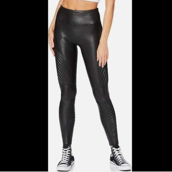 SPANX Pants - SPANX Black High-Waist Moto Ribbed Leggings